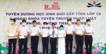 Lễ tuyên dương các bạn đạt tích tích học sinh giỏi cấp tỉnh
