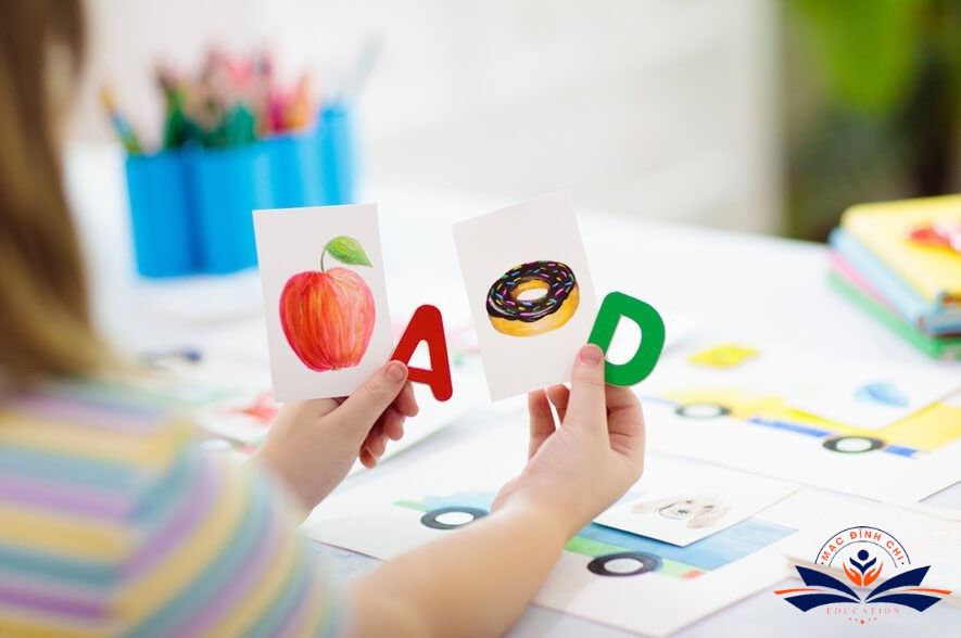 Dạy cho trẻ anh văn lớp 1 thông qua trò chơi ghép chữ