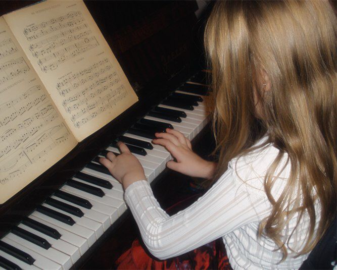 dạy piano 1 kèm 1 