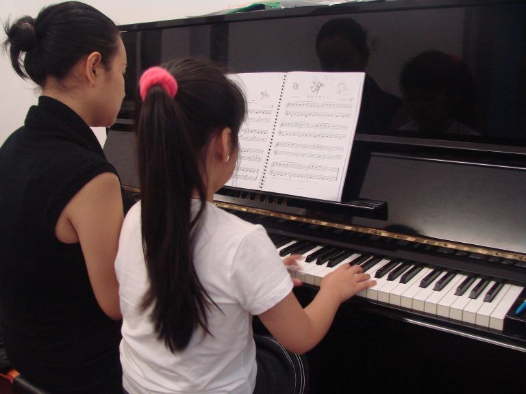 dạy piano 1 kèm 1 